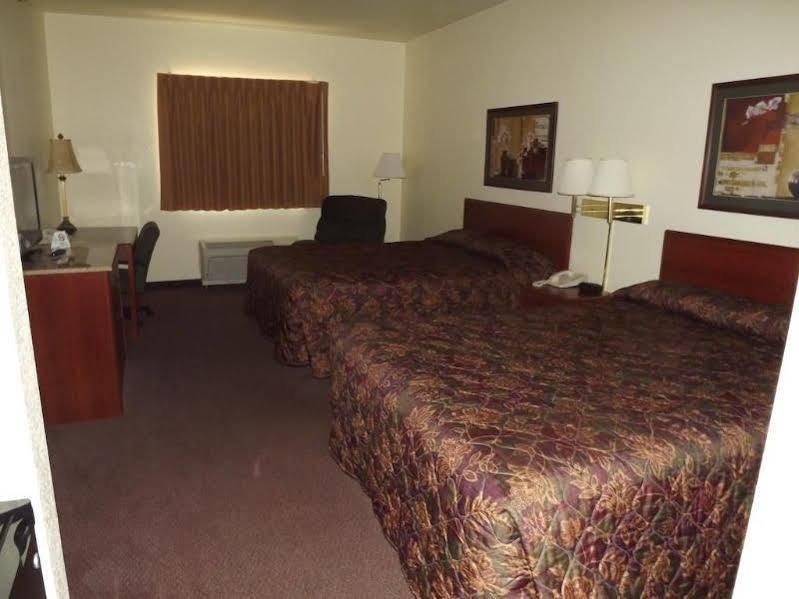 Super 8 By Wyndham Iola Ks Hotel Exterior foto