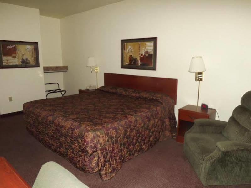 Super 8 By Wyndham Iola Ks Hotel Exterior foto